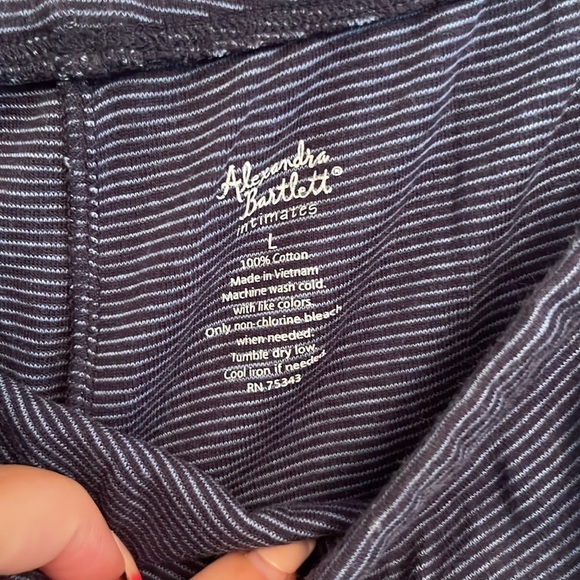 Alexandra Bartlett Intimates brand size L 2-piece pj set - Picture 7 of 7